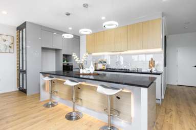 20 EVERGREEN PARADE_1