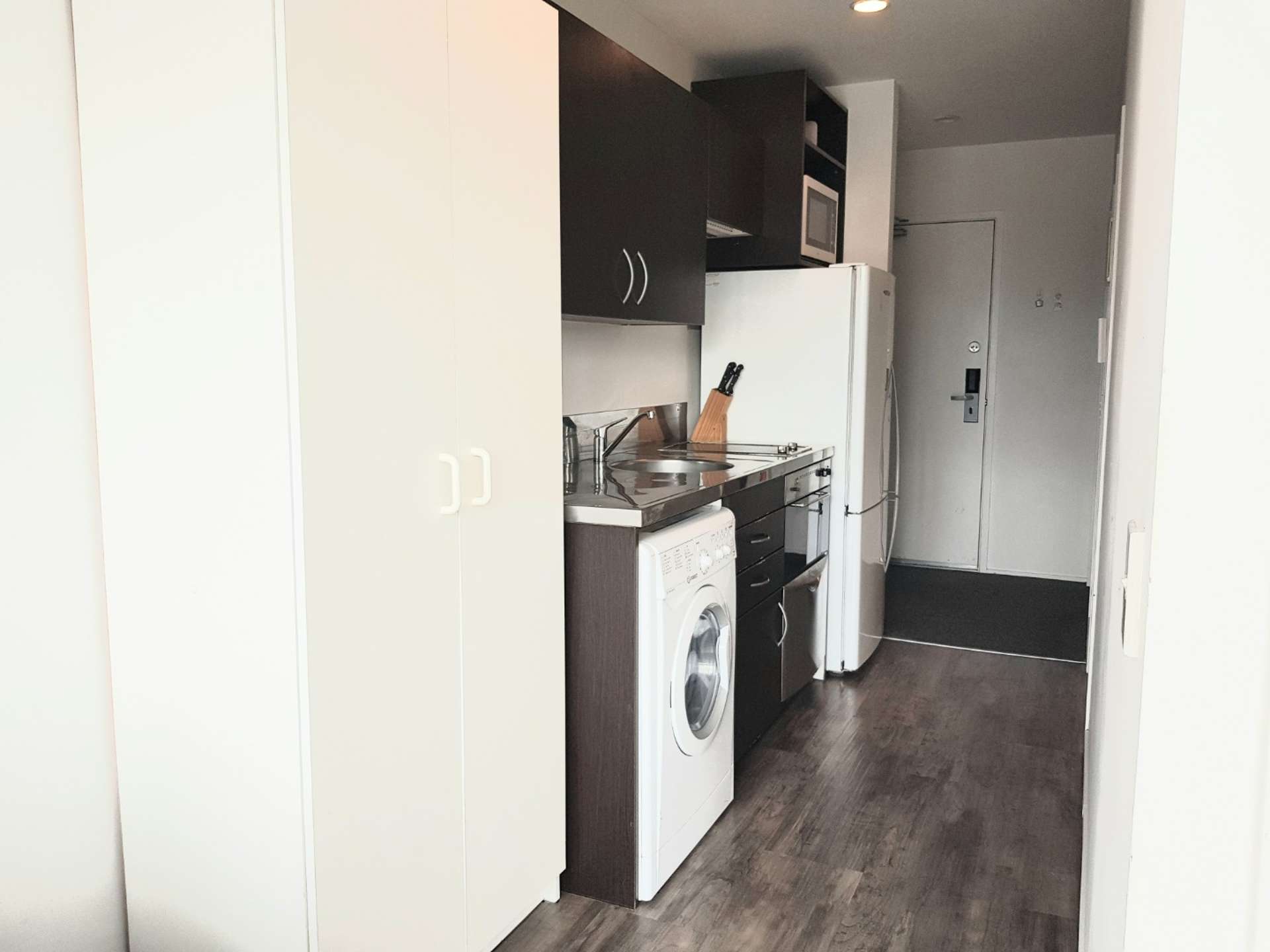 6M/32-36 Day street 10048_0