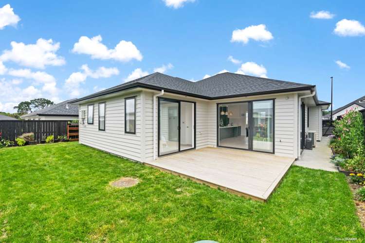 4 Spark Road Wainui_9