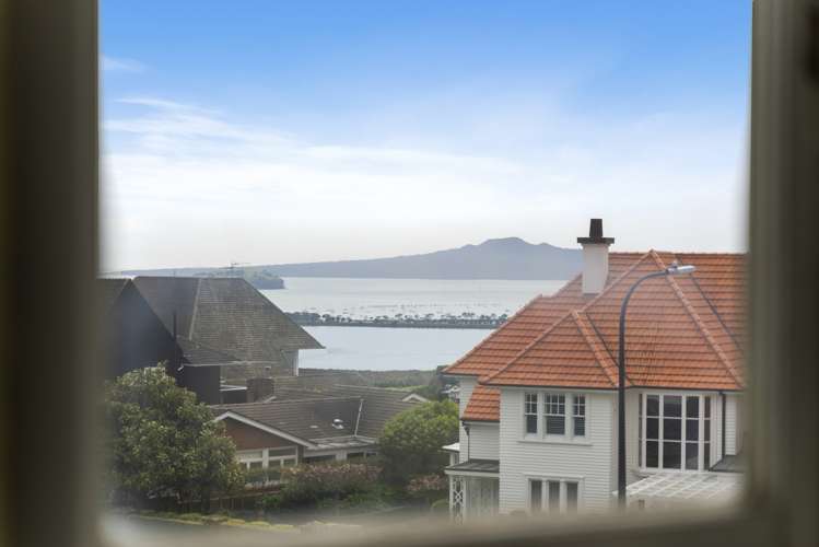 34 Bassett Road Remuera_16