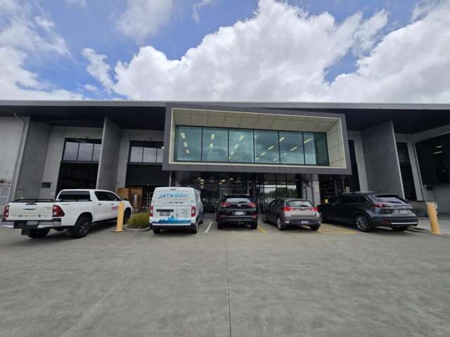 Premium 359m2 Office / Showroom / Warehouse