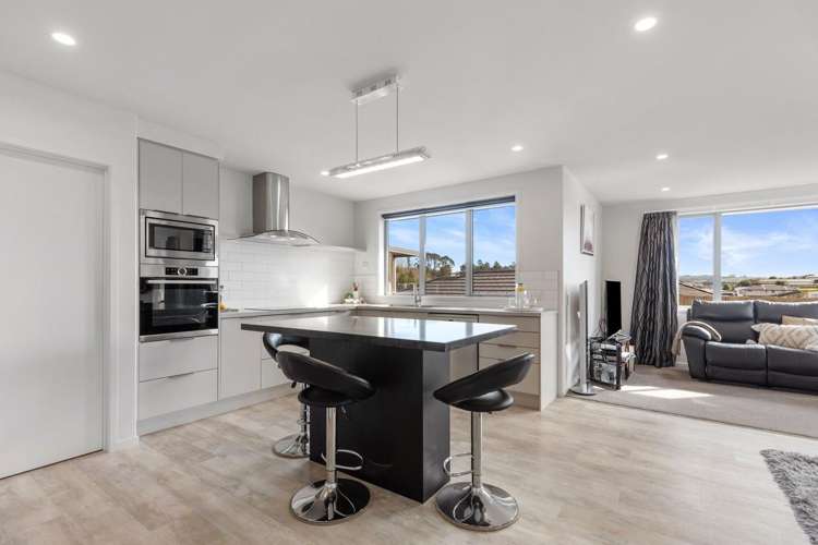 9 Puhirake Crescent Pyes Pa_6