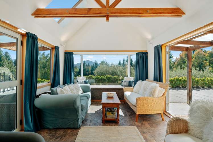 504 Aubrey Road Wanaka_11