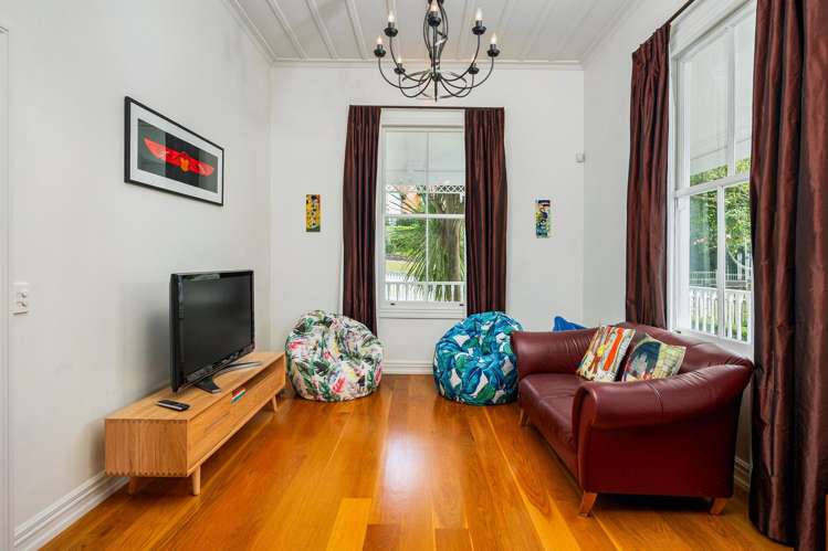 8 Summit Drive Mount Albert_19