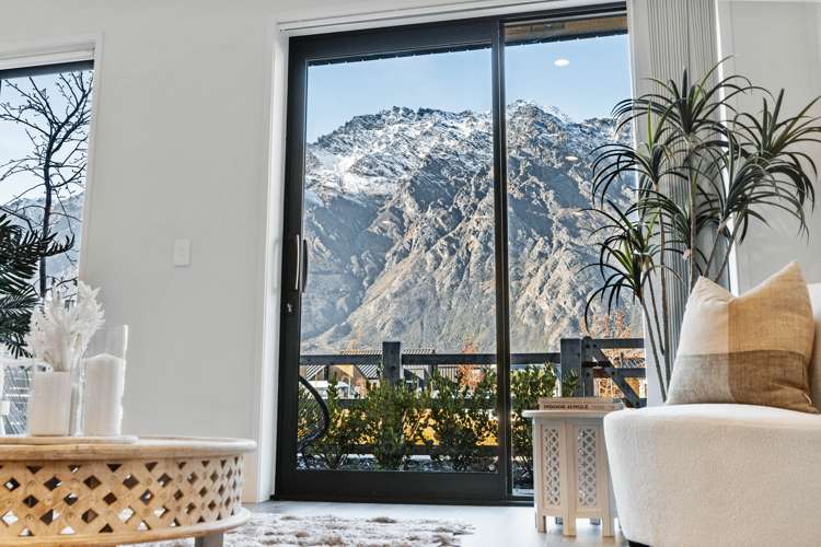 8 Mcgibbon Lane Jacks Point_12