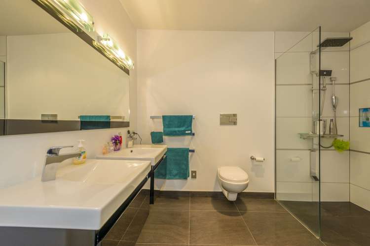 8 Saint Remy Lane Redcliffs_17