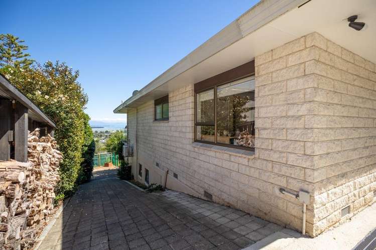 32 View Mount Stoke_28