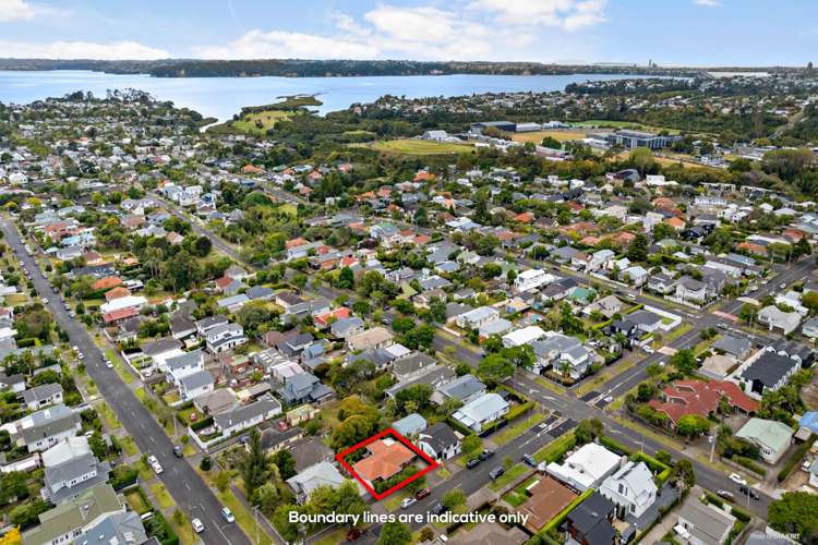 10 Tui Street Point Chevalier_22