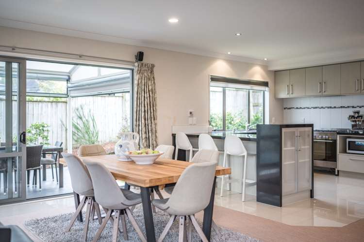 14 Woolaston Place Flat Bush_7