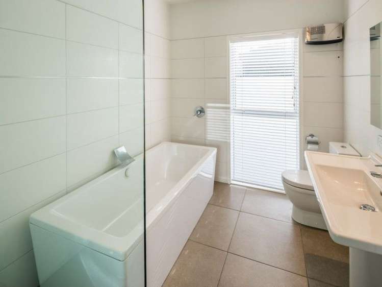 4 Antipodes Lane Whitby_17