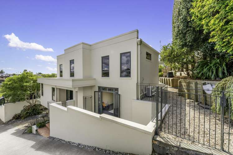 7b Nihill Crescent_0