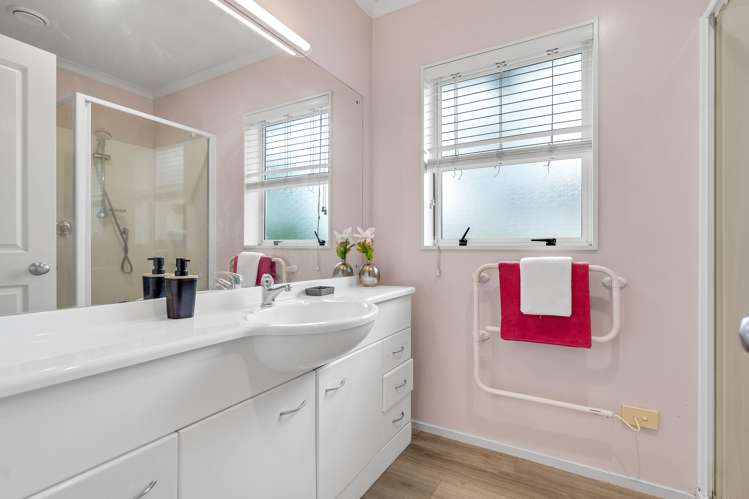 27 Richfield Crescent Westgate_16