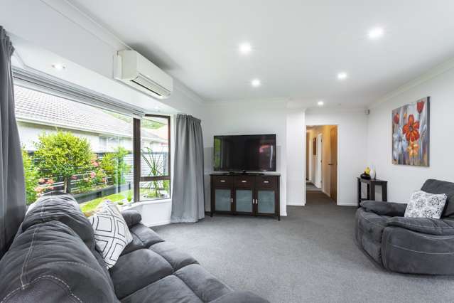 2/15 Riverside Drive Waiwhetu_1