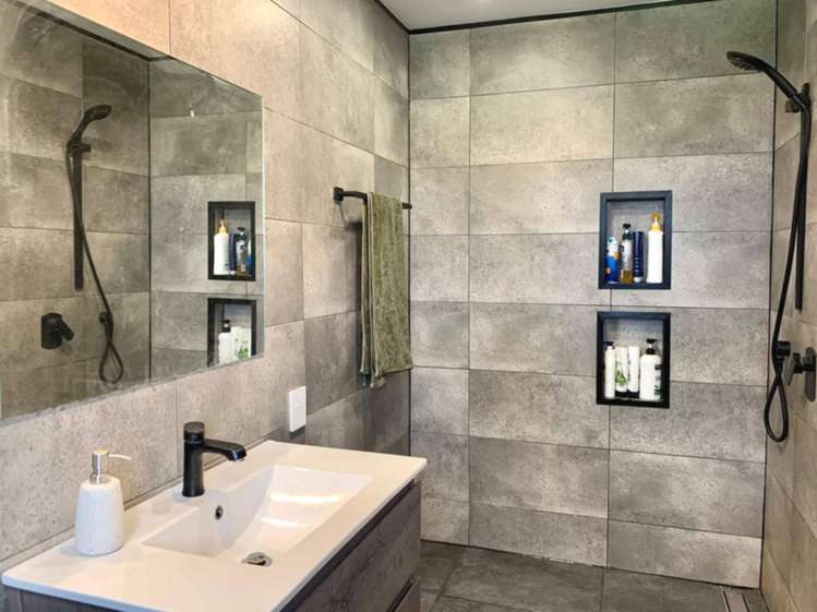 5 Third Avenue Orere Point_11