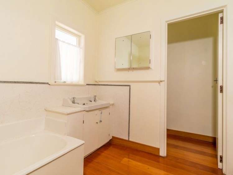 568 Lyndhurst Road Frimley_11