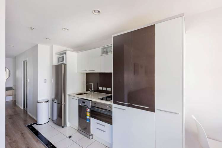 1005/17 Vogel Lane Auckland Central_5