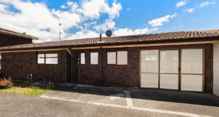 2/495 Blockhouse Bay Road_0