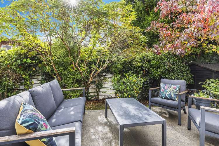 5a Ridd Crescent Karori_15