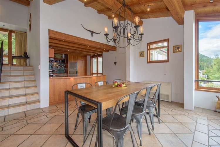 143 Wynyard Crescent Fernhill/Sunshine Bay_37