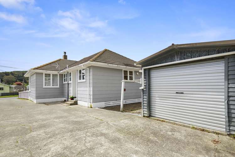 98 Strand Crescent Naenae_13