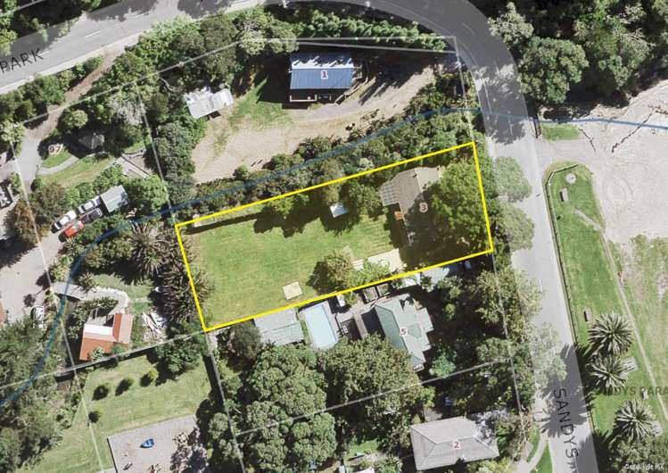 3 Sandys Parade Laingholm_23