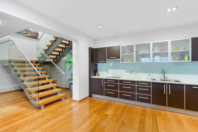 17 Courtneys West Harbour_18