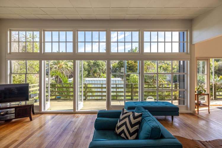 42 Tahatai Road Oneroa_1