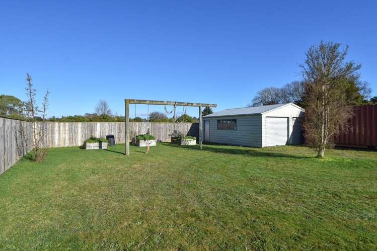 24 Hilton Road Carterton_15