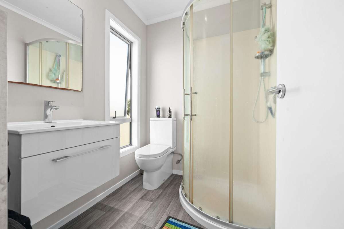 1/120 Mahoe Street_5