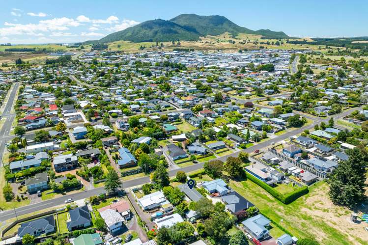 33 Hinekura Avenue Central_24