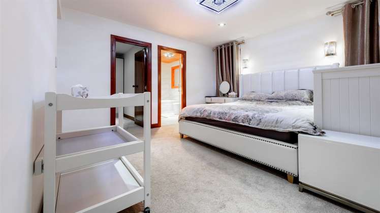 12 Fairhill Place Flat Bush_28