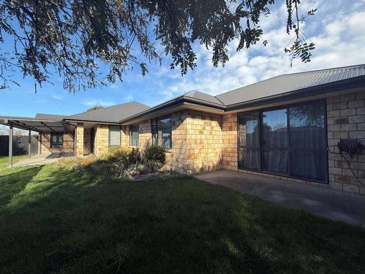 64 Fairfield Way_2