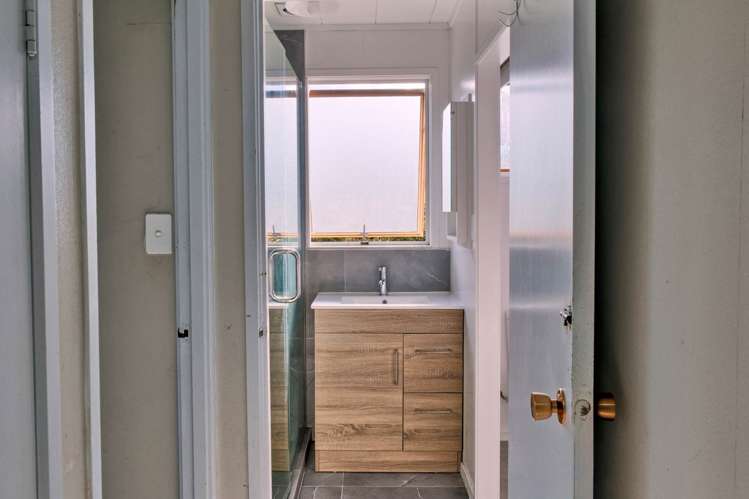 13 Spinella Drive_4