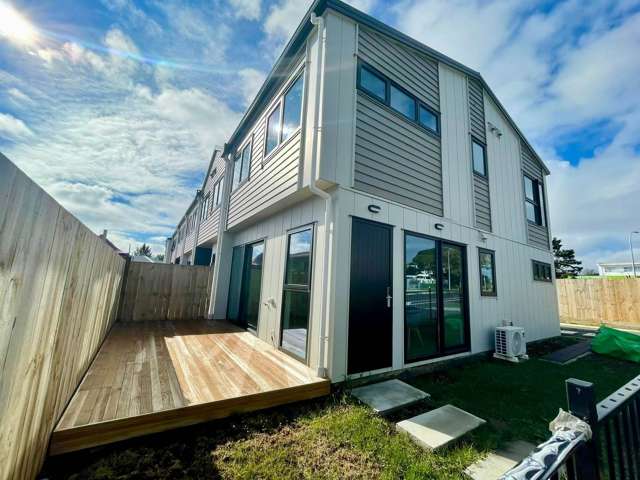 Marvelous in Mangere!