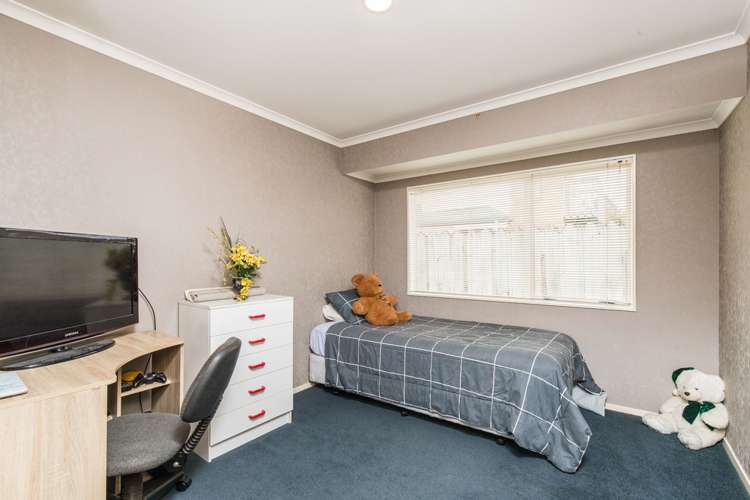 31 Muirfield Street Wattle Downs_12