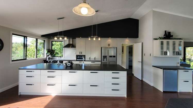 179 Coulson Road Paroa_7