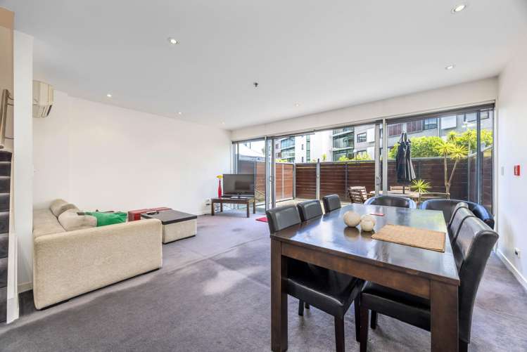 221/125 Customs Street West Auckland_7