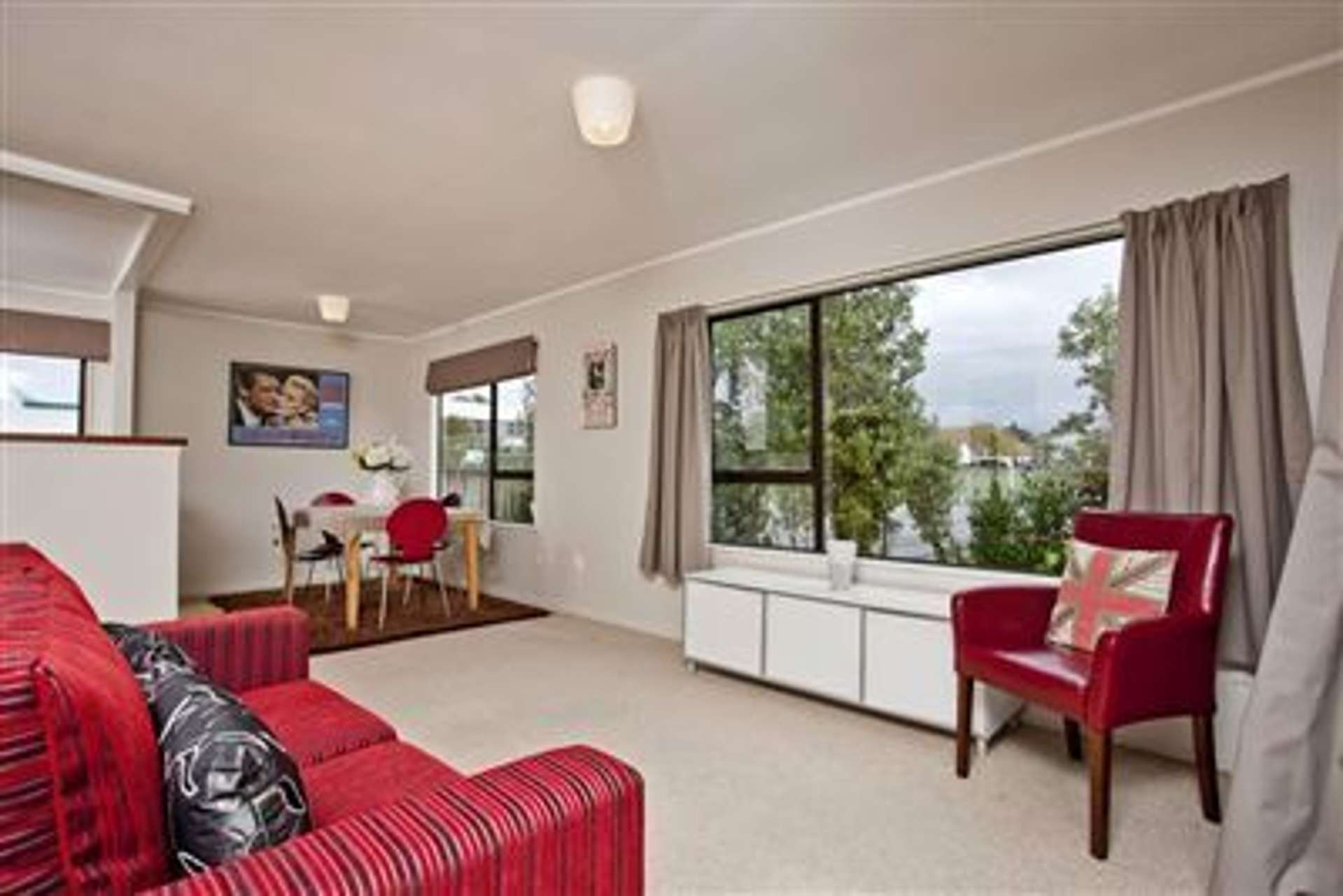 2/16 Gladstone Road Northcote_0