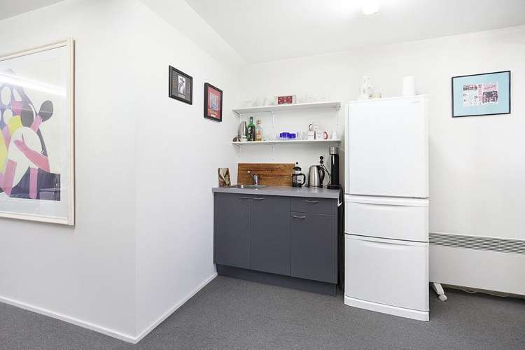 2/6 Raycroft Street Waltham_8