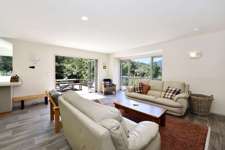 3215 Archers Road Tennyson Inlet_7