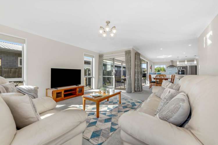 29 Defender Crescent Beachlands_3