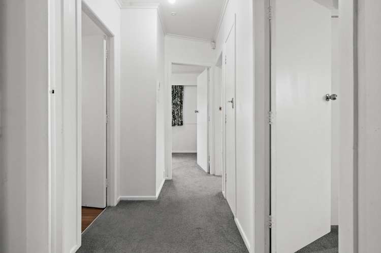 16 Manapouri Place Glenview_8