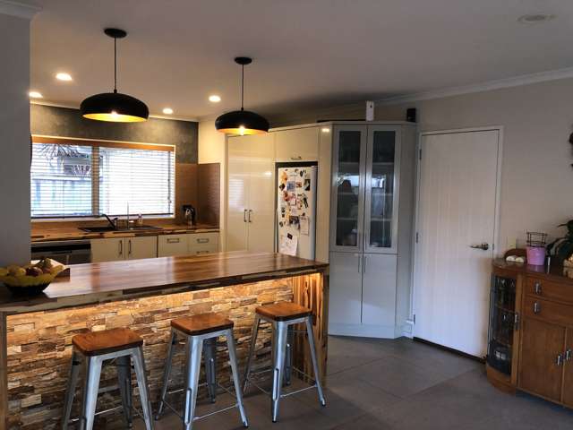 121 Pine Harbour Parade Beachlands_2