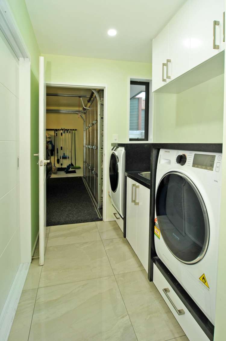 16 Lauder Street Company Bay_12