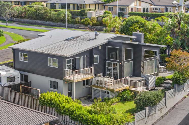60 Chesterfield Way Orewa_31