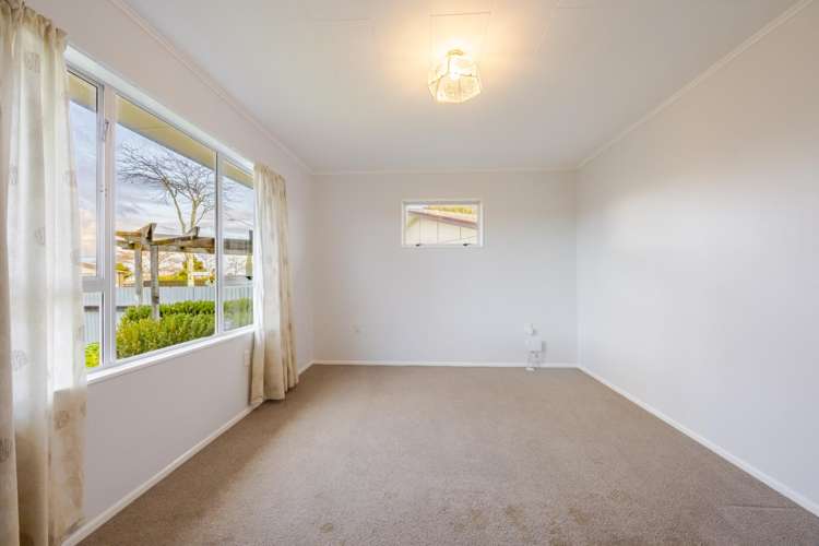 42 Columbus Crescent Flaxmere_10