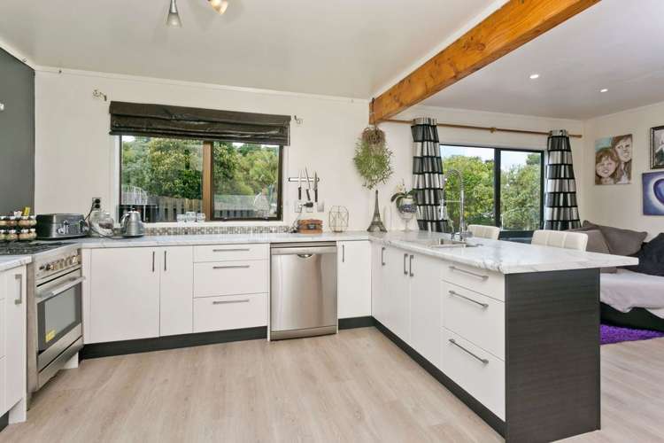 14 Atlantis Place Totara Vale_12