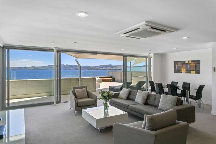 20/225 Lake Terrace Waipahihi_13