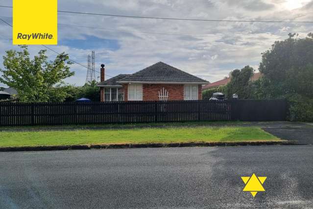 111 Flanshaw Road Te Atatu South_1