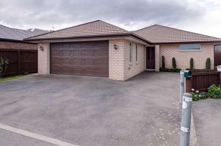 11 Woodham Courts Linwood_14